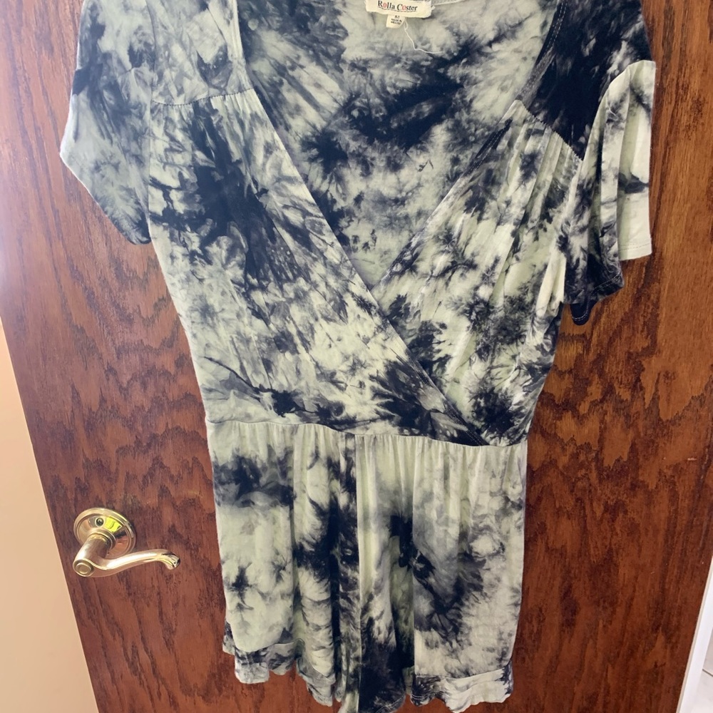 V-neck romper